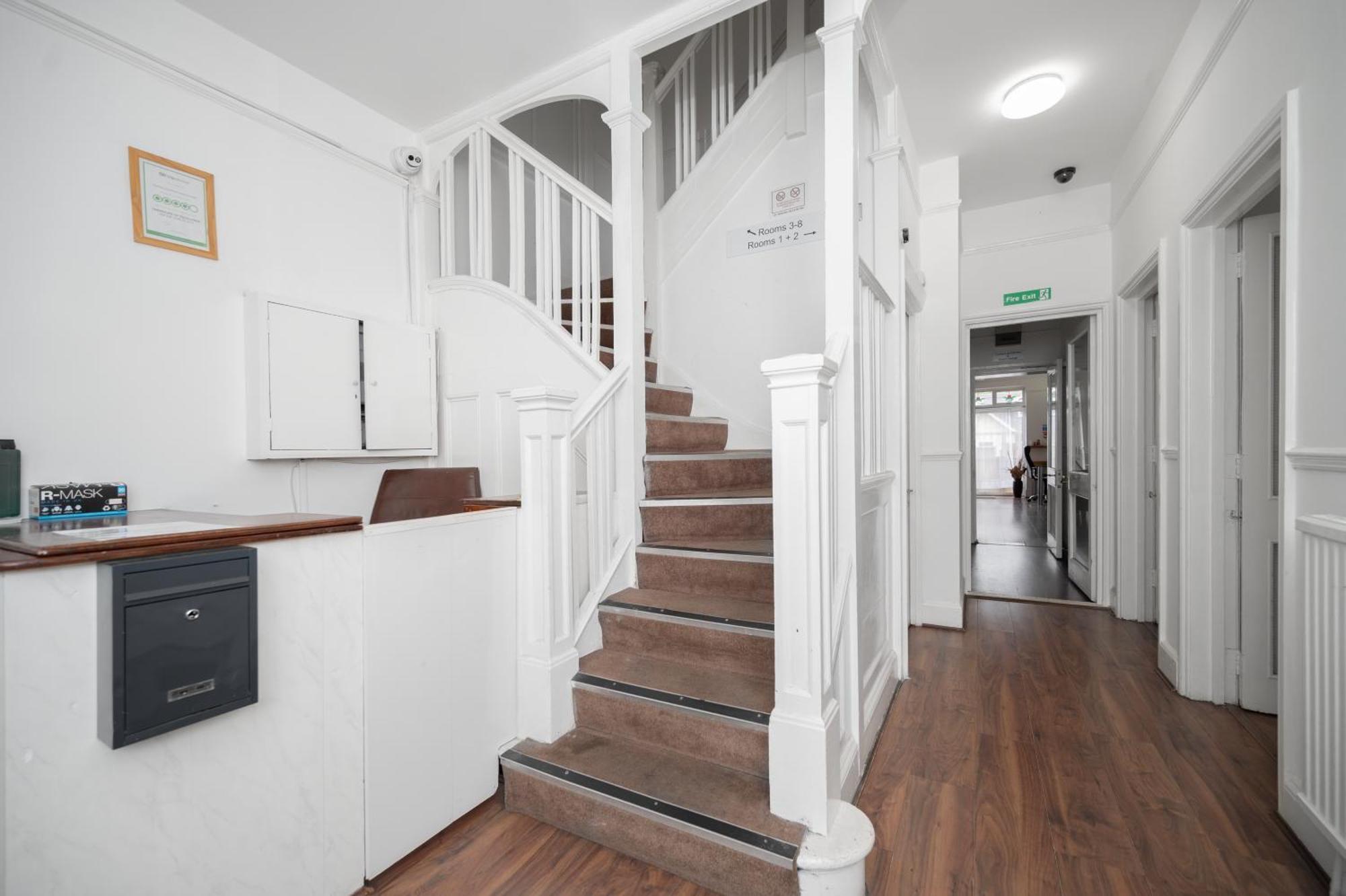 Flexistay Norbury Aparthotel ロンドン エクステリア 写真