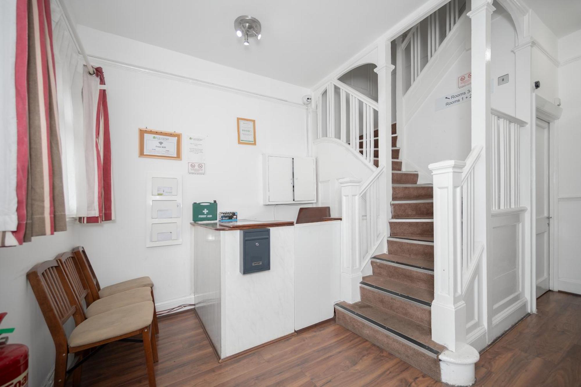 Flexistay Norbury Aparthotel ロンドン エクステリア 写真