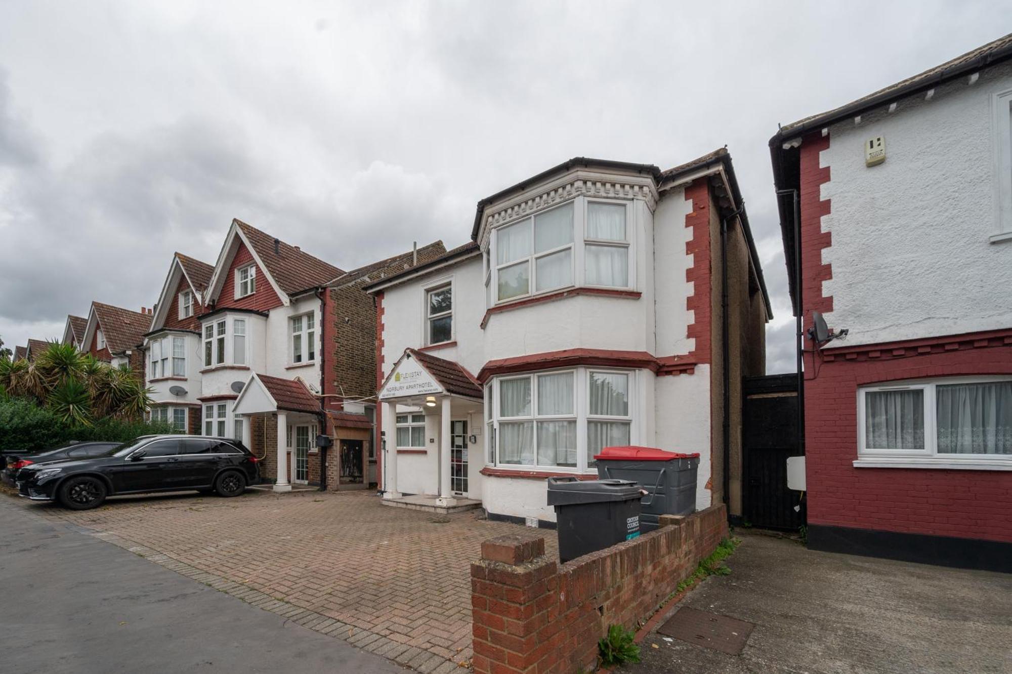Flexistay Norbury Aparthotel ロンドン エクステリア 写真